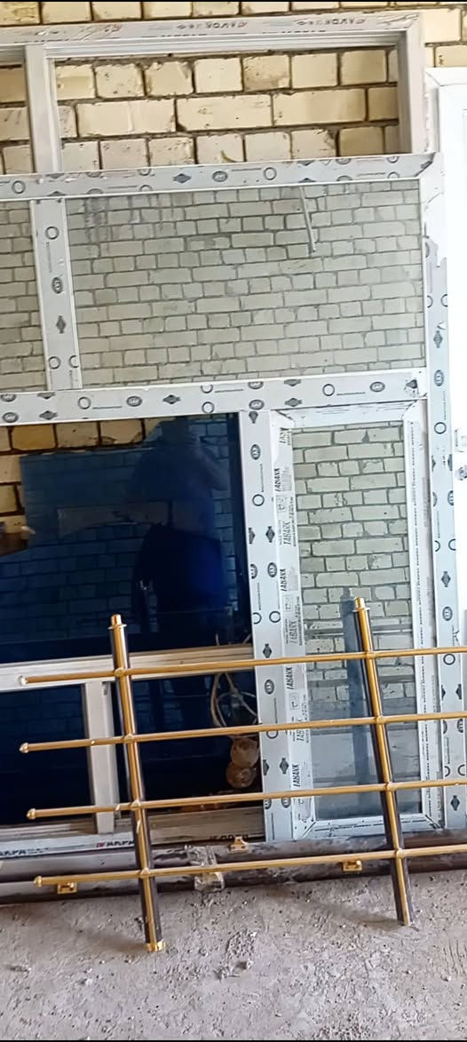 شبابيك المنيوم عدد ٦ و بيبان عدد ٤ ومحجر درج المنيوم السعر من الاخير ٦٠٠
للتواصل على الرقم ***********
