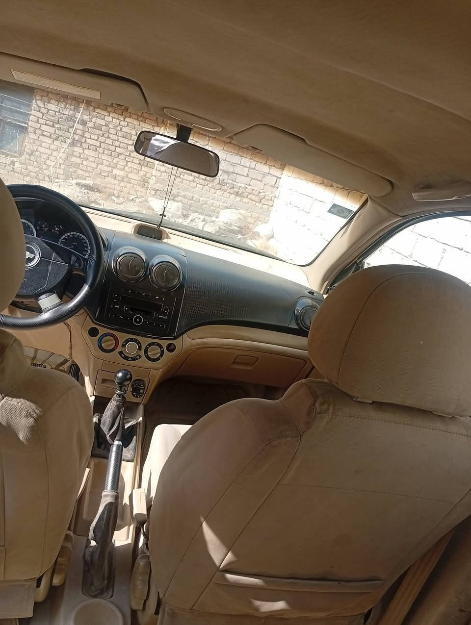 سلام عليكم سياره افيو مفتوح شركه عامه موديل 2010 رقم نجف انلكيزي 
السياره بأسمي بيه باب السايق امبدل وجاملغ هم جهت السايق ابمدل مكينه لاتبخير ولاتنقيص وتبريد خير من الله 
مكاني الديوانية قضاء الشاميه *********** السعر 52 وبيه مجال بصيط
