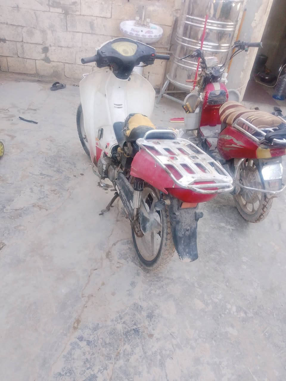 دراجه سيرفيز للبيع محرك لاتنقيص ولا تبخير كهربائيات كلها شغاله السعر350
***********
***********
