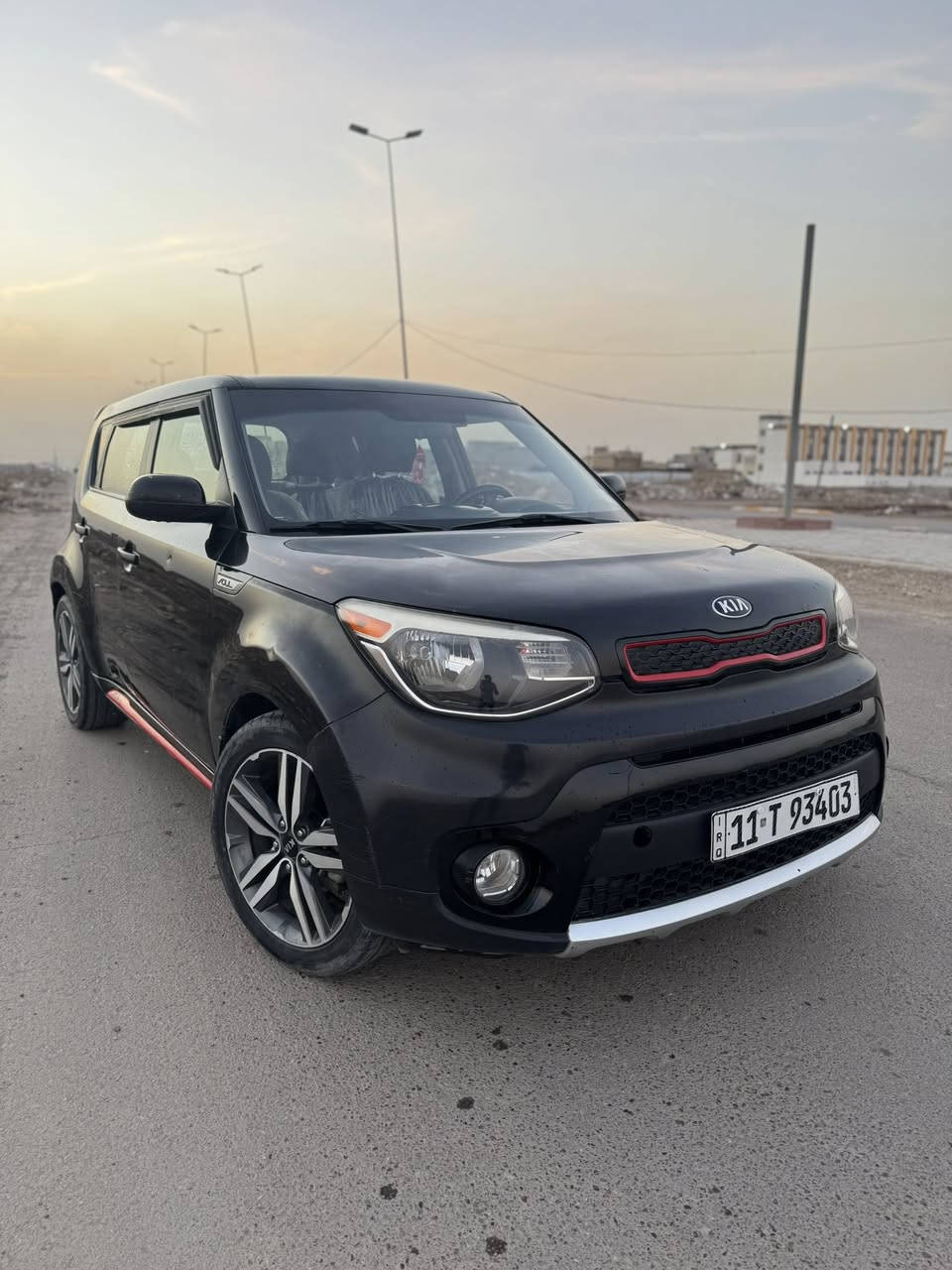 ع بركه الله
صول 2015 بدون ايرباك  سياره مصبوغه قطع ابيع 
حزام بس هيه  مو حزام سونار موجود تفضل خاص يوصلك سياره نظيفه حيل استخدام شخصي تبريد شغال وثلجج سياره كامله وجاهزه ربع متصرف عليهه كفاله شواصي للغود بدون دواخل سياره
ويل كاب بلادي ابو نجمه 
3انظمه قياده 
محرك 1600
سنويه جديده وهزه جديده بأسمي سياره تحويل ثاني يوم 
(رقم بغداد ) ومكانهه بغداد 
  ***********
