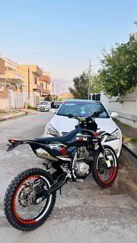 للبيع قفاز K2M مكينه ٣٠٠ أو مراوس فورزه حسب القناعه أو اي دراجه شعندك ...