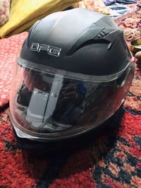 خوذه مفوله للبيع وسماعه وياه شغاله ونضيفه فول مواصفات للبيع 70 الف شرا...