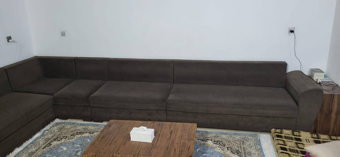 للبيع طقم قنفات ١٠ نفر لون قهوائي مابيه اي عيب ب٢٢٥ الف للتواصل ***********
