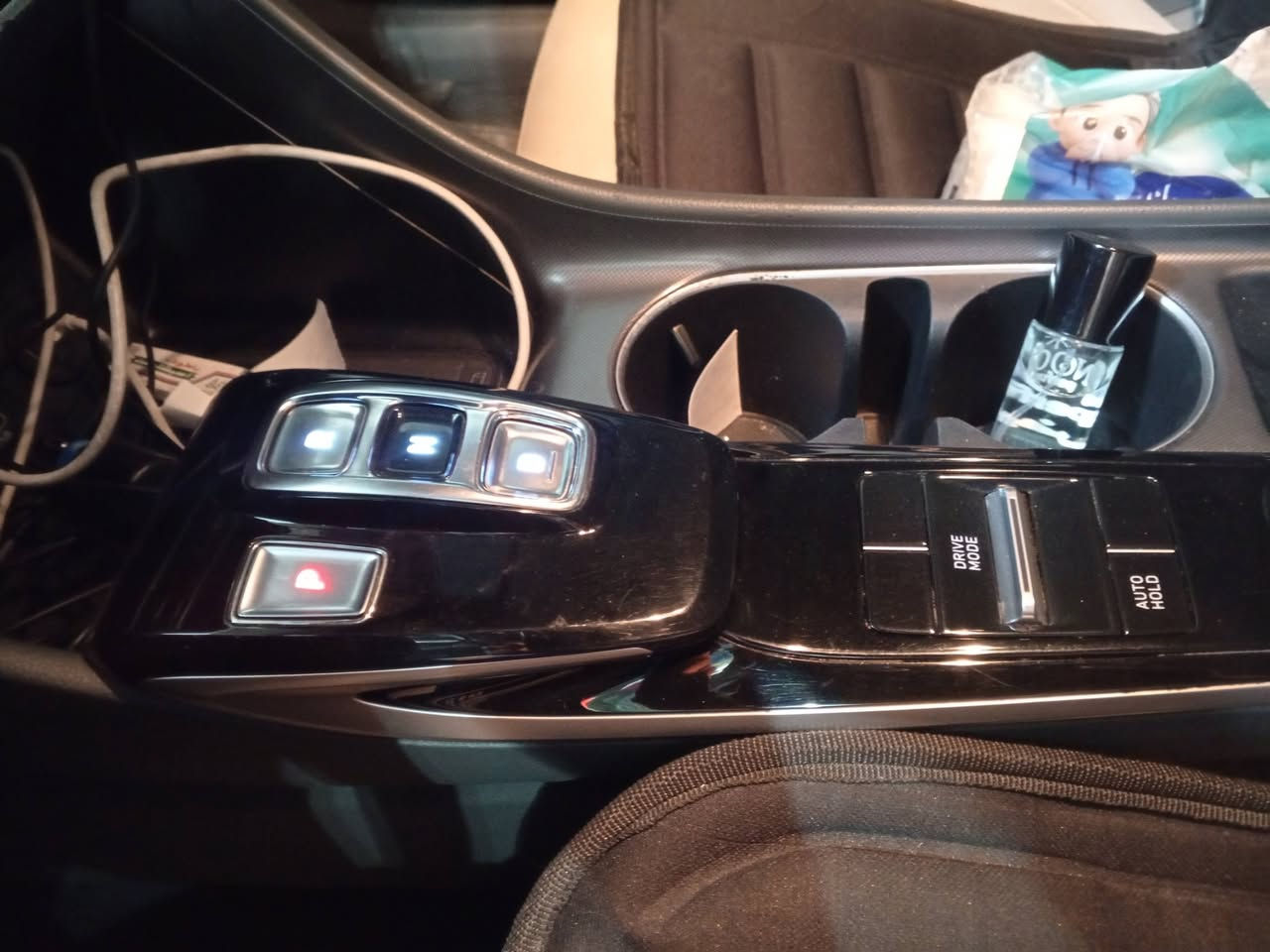 السلام عليكم من رخصت الادمن
سياره /نوع سوناته هايبرد
وارد امريكي ايرباك سليم
مكينه 2000 دوش 
كير دكم 
الحادثه موضح بصوره 
مديل /2023
لون /اسود
رقم بغداد انكليزي
امداور ثاني يوم
مواصفات فول عده الفتحه
بيه بعد مواصفات اهواي مامذكوره
السعر 185 بيه مجال 
اتصال علا الرقم 
‏‪***********‬‏
او بيك خير ودلل
