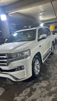 لاندكروزر • ٢٠١٧ • ٨ سلندر ٤٦٠٠