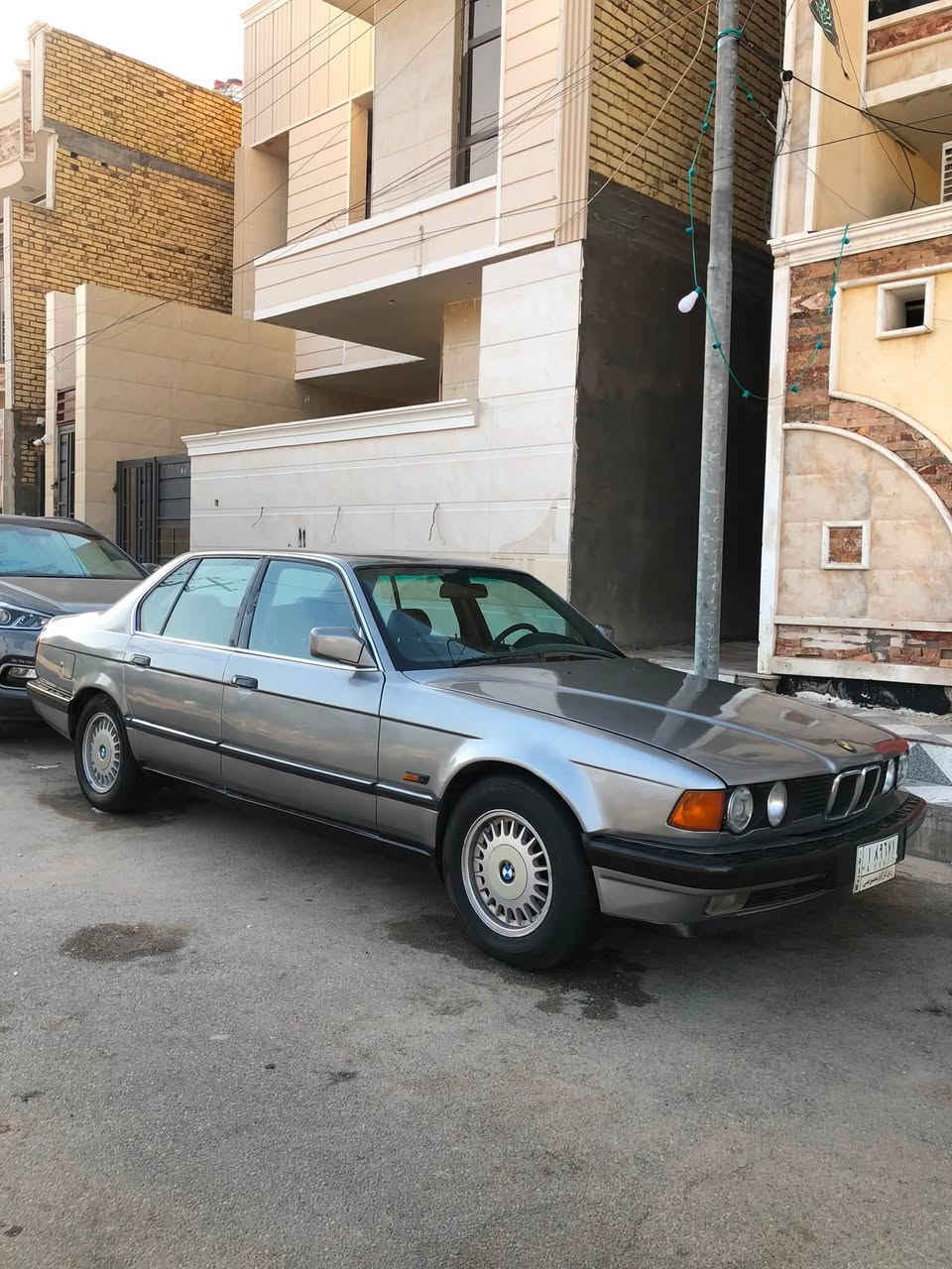 اسلام عليكم بي ام 735i  موديل 1991السياره جاهزه مكينه كير حداديه كهربائيات على بلادي  غرفه توني شادها صاج الملكيه كفاله من الضربه والخياس  مصبوغه عام لجماله فقط 
مداور ثاني يوم المكان الناصريه المركز  السعر 55 وبيها مجال بسيط
***********

