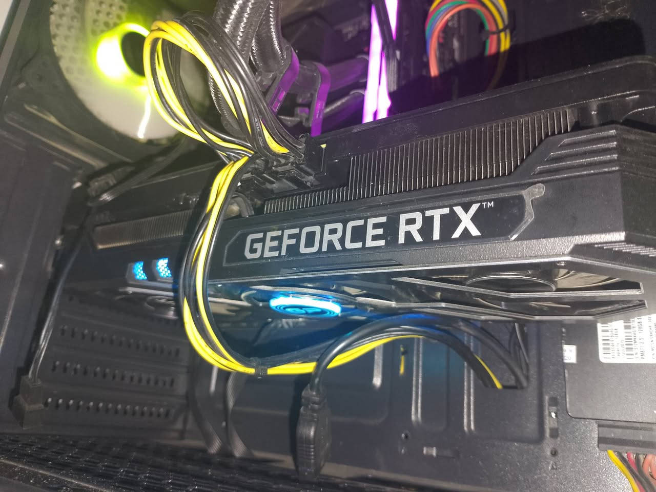 كارت شاشه للبيع 3070 Ti
475
***********
