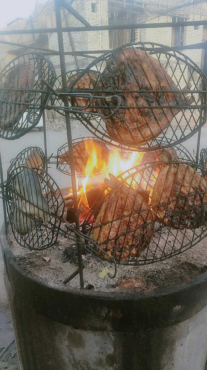 السلام عليكم ورحمة الله وبركاته شباب محلات2 واحد بلضهر واحد واچيه مال سمج مسگوف للبيع هذا شغله وهذا غراضه كدامكم ثلاجه غطاس عدد 2 مشوايه وحده طباكات 25 حديد و25 استيل واحواض ثنين وسستم كامرات كامل وقفص خشب بلباب محل كامل ميوزة مباشر تشتغل بي مي كهرباء خير من الله عنوان المحل بغداد بلبديات قرب مطعم حيدر ابو الشربت اني مكلف بنشر هذا رقم راعية ***********
