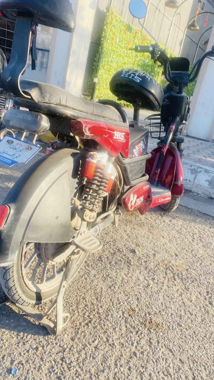 سلام عليكم دراجة شحن للبيع ٥ بطاريات كلشي شغال بيه مابيه اي نقص كهربائيات كله شغاله التايرات جوبلس الدراجه كلش نضيفه السعر ٢٤٠ وبي مجال قليل العنوان شهربان حي المعلمين***********
