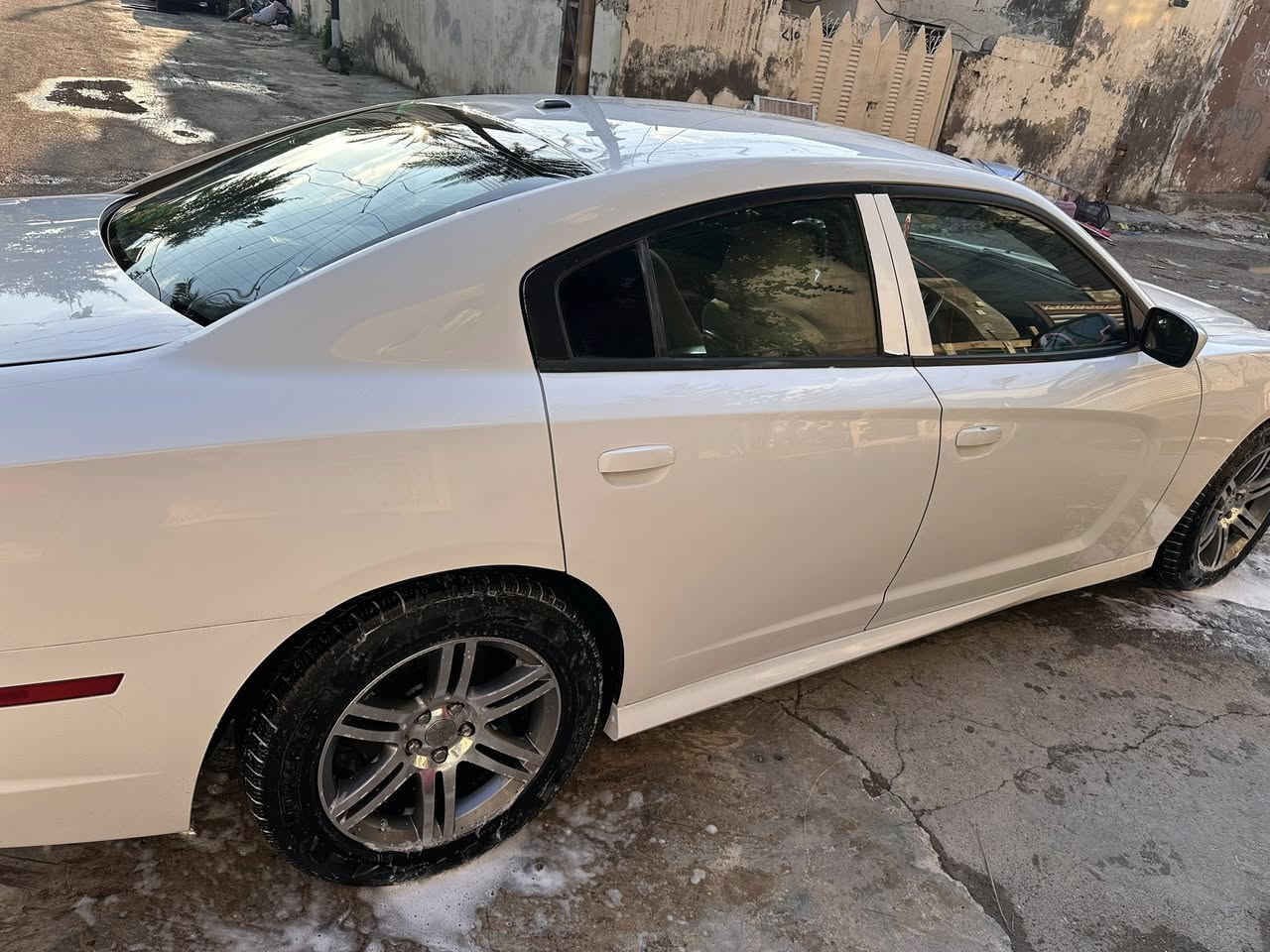 جارجر 2012 حادثة جاملغ خلفي صبغ والبنيد بي مكانين صبغ اثر تقشير كير محرك خير من الله وبيه خياس حشاكم جوه الجامه الخلفيه رقم بغداد باسمي السعر 145 الاستفسار واتساب او اتصال *********** اتصل وبيك خير وتدلل مكاني ديالى بعقوبة
