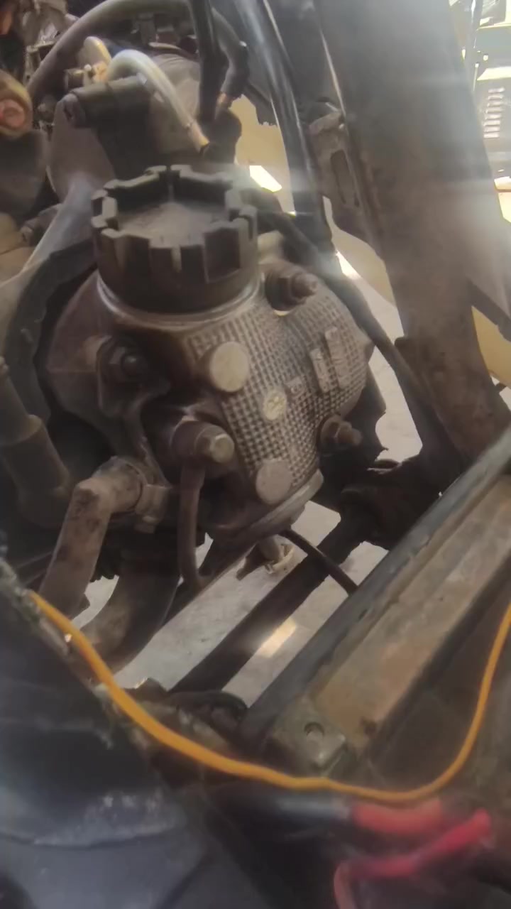 السلام عليكم دراجه فراشه فحل شغاله من الطول للطول كفرات مختومه ماكينه رامبا ما مفتوحهس بسعر 450 بها مجال بسيط من هذا رقمي ***********
