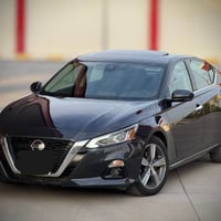 نيسان اليتما موديل ١٩ (sv) ماشيه سياره 90مايل  فول مواصفات  بصمه . فتح...