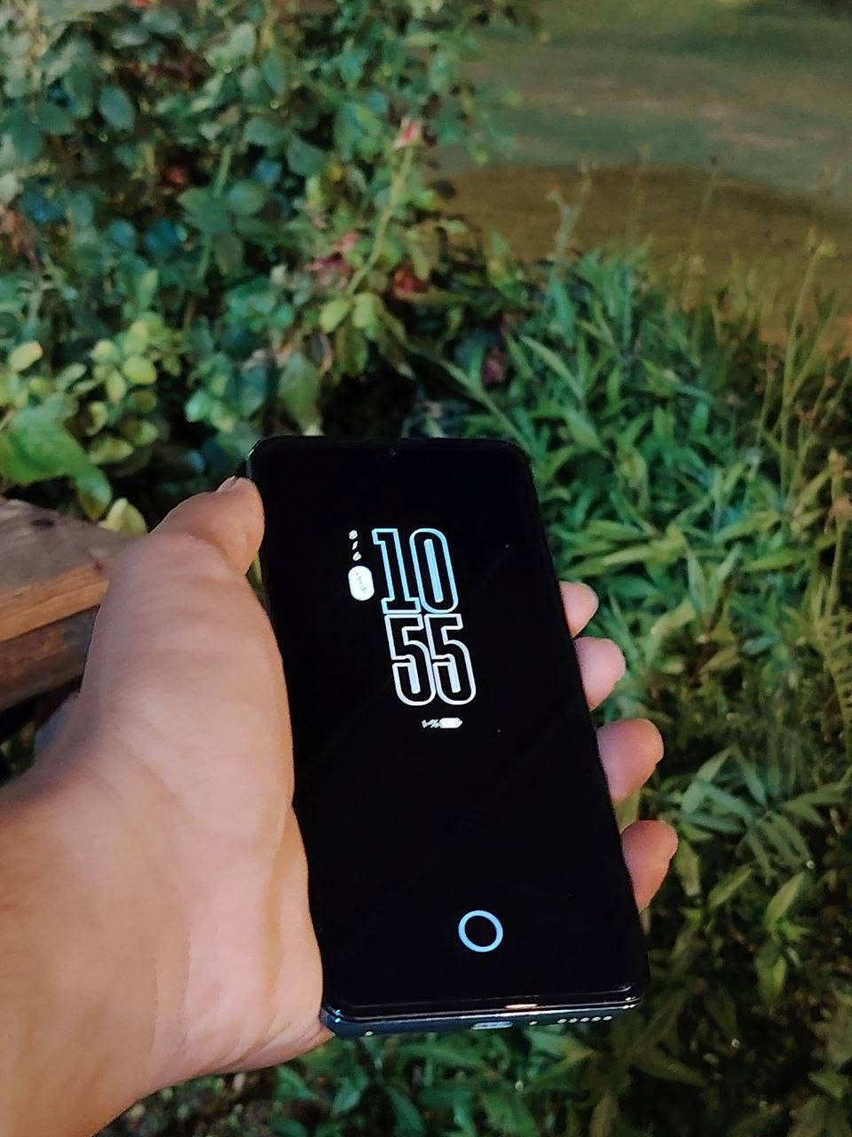 السلام عليكم ، 265 وبي مجال .
Xiaomi 12T
ذاكرة 256 برام 8+8 وكامره 108 ميگا بكسل .
معالج Dimensity 8100-Ultra يشغل 90 فريم ببجي .
شحن 120 واط يشحن من صفر ل100 ب20 دقيقه .
ملحقاته شاحن وكفر فقط .
للتواصل خاص او ع الرقم *********** بي واتساب .

