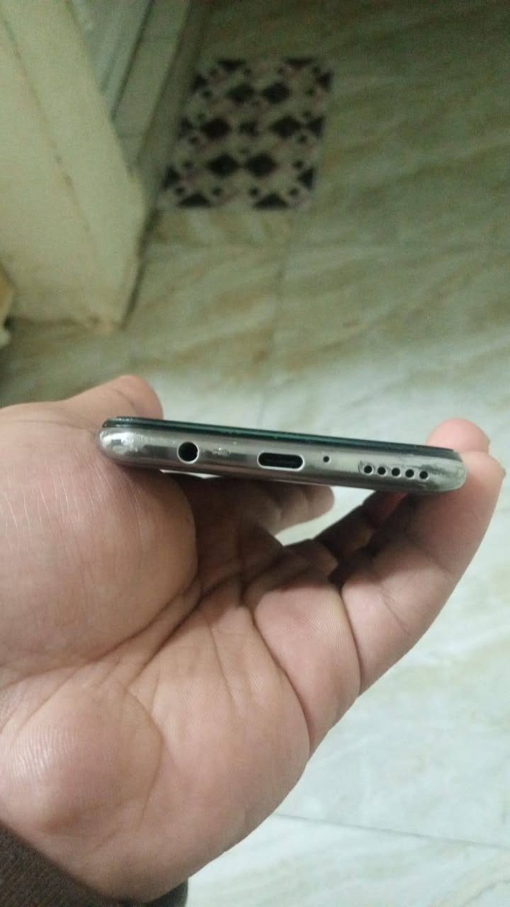 سلام عليكم جهاز هواوي واي 7ذاكره 128رام 8  قيم واخذه جهاز سريع بلشحن شاحن تايبسي صوته عالي حط سعرك واني اطبلك  مكان بغداد


**إذا كنت صاحب هذا الإعلان وتريد حذفه لأي سبب، رجاءا أرسل رسالة إلى الدعم الفني**