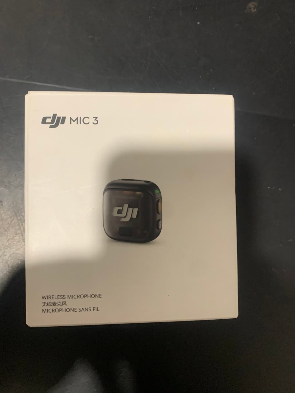 هذا جهاز DJI Mic 3وهو ميكروفون لاسلكي ممتاز لصناع المحتوىيسجل الصوت بوضوح عالي جداًويعزل كل الضوضاء المحيطة بشكل ذكيبطاريته تدوم طويلاً وتصل إلى 28 ساعةيتصل بسهولة مع كل الهواتف والكاميراتواللي يريد السعر يجي خاص


**إذا كنت صاحب هذا الإعلان وتريد حذفه لأي سبب، رجاءا أرسل رسالة إلى الدعم الفني**