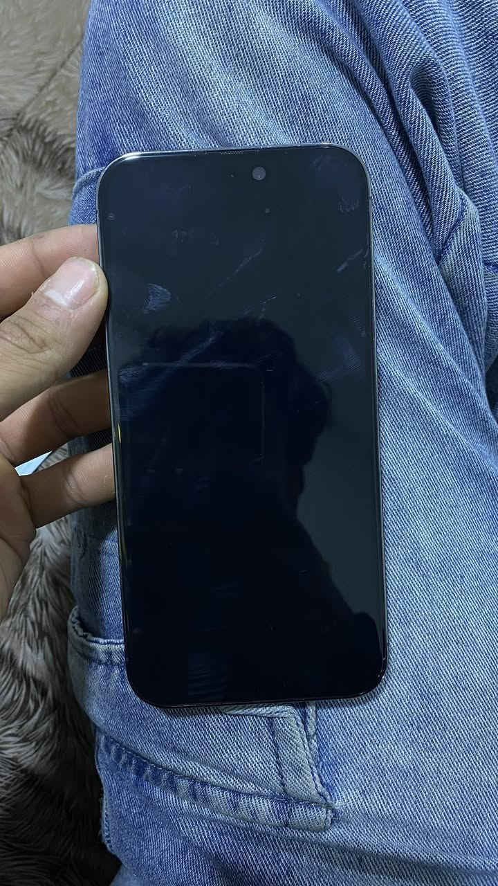 السلام عليكم جهاز 14 برو ماكس بطاريه 81 وتر السعر 850 رقم***********
