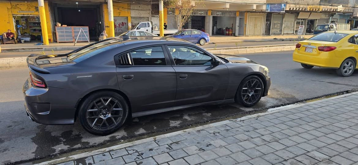 جارجر ٥٧٠٠ ٢٠٢١  بوند سقف صندوك باب ايمن جاملغ خلفي ايسر  بدون صبغ  الباقي مصبوغ حادثها بالمنشور ابيعها مصبوغة حزام بدون دواخل
باسمي هزة جديدة  اربيل ماشية ١١٣الف  منضومة غاز ٨٠ لترر
مكان السيارة الموصل  
السعر ١٦٨ ورقة بيها مجال 
غير متواجد عالفيس 
*********** واتساب 
*********** اتصال
