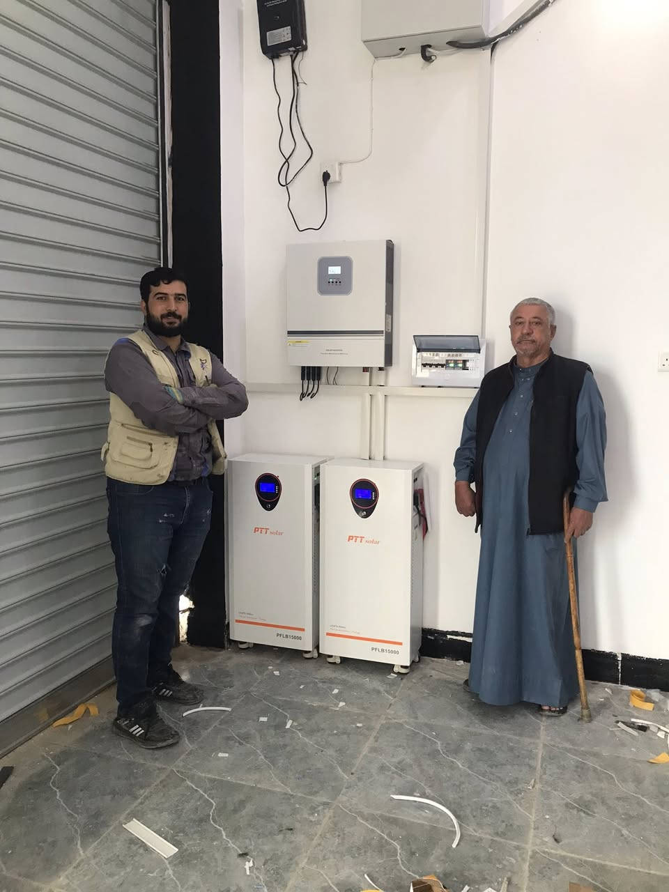 تم بفضل الله تركيب منظومة طاقة شمسية 
للاخ مجرن محمد العطية ابو سيف 
بواقع 30 امبير نهاري وا 30 امبير ليلي 
تضمنت ملحقات هذه المنظومة 
باتريات ليثيوم ضمان 5 سنوات 
اللواح جي اي 625 واط ضمان 15 سنه 
انفيرتر 11 كيلو ضمان سنه وصيانة لمدة سنه مجانآ 
أفضل الاسعار واعلى جودة للاستفسار والطلب العنوان 
ناحية القيارة مقابيل صيانة الكهرباء مجاور معرض خال اجبور 
البيع نقد وتقسيط بدون مقدمه على 18 شهر 
للتواصل والاستفسار 
*********** مهند الشاحوذ 
*********** وسام العيد 
مكتب طاقة المستقبل
