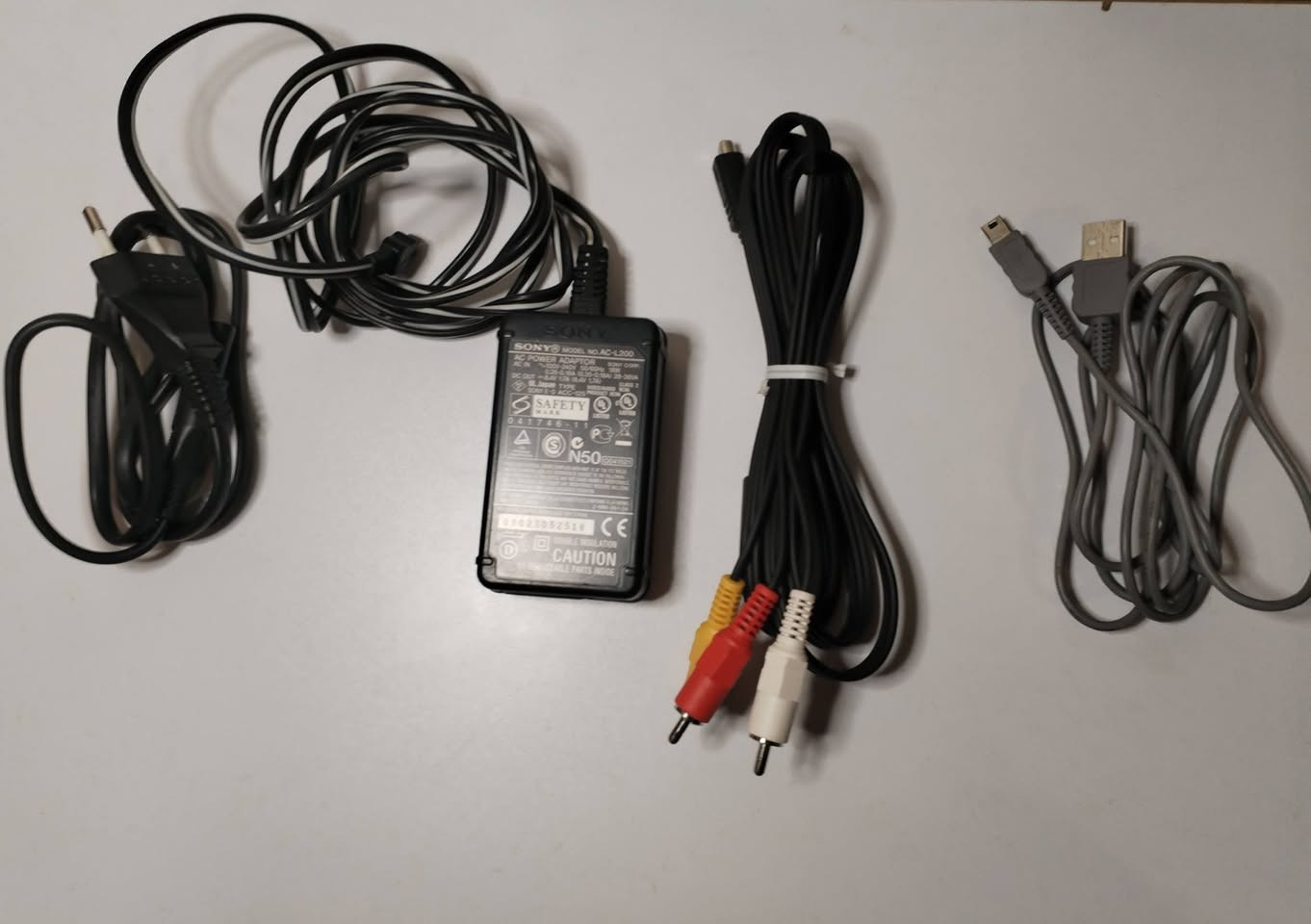 Sony Handycam DCR-DVD610
كامره سوني بل كارتون مع الكتلوك
شاشه لمس 2.7 بوصه
تصور فيديو ب قرص dvd بس ماعندي
ورام ٢ كيكا سوني اصلي
الزوم 40x
مع كامل الغراض والشاحنه واي خلل مابيها


**إذا كنت صاحب هذا الإعلان وتريد حذفه لأي سبب، رجاءا أرسل رسالة إلى الدعم الفني**