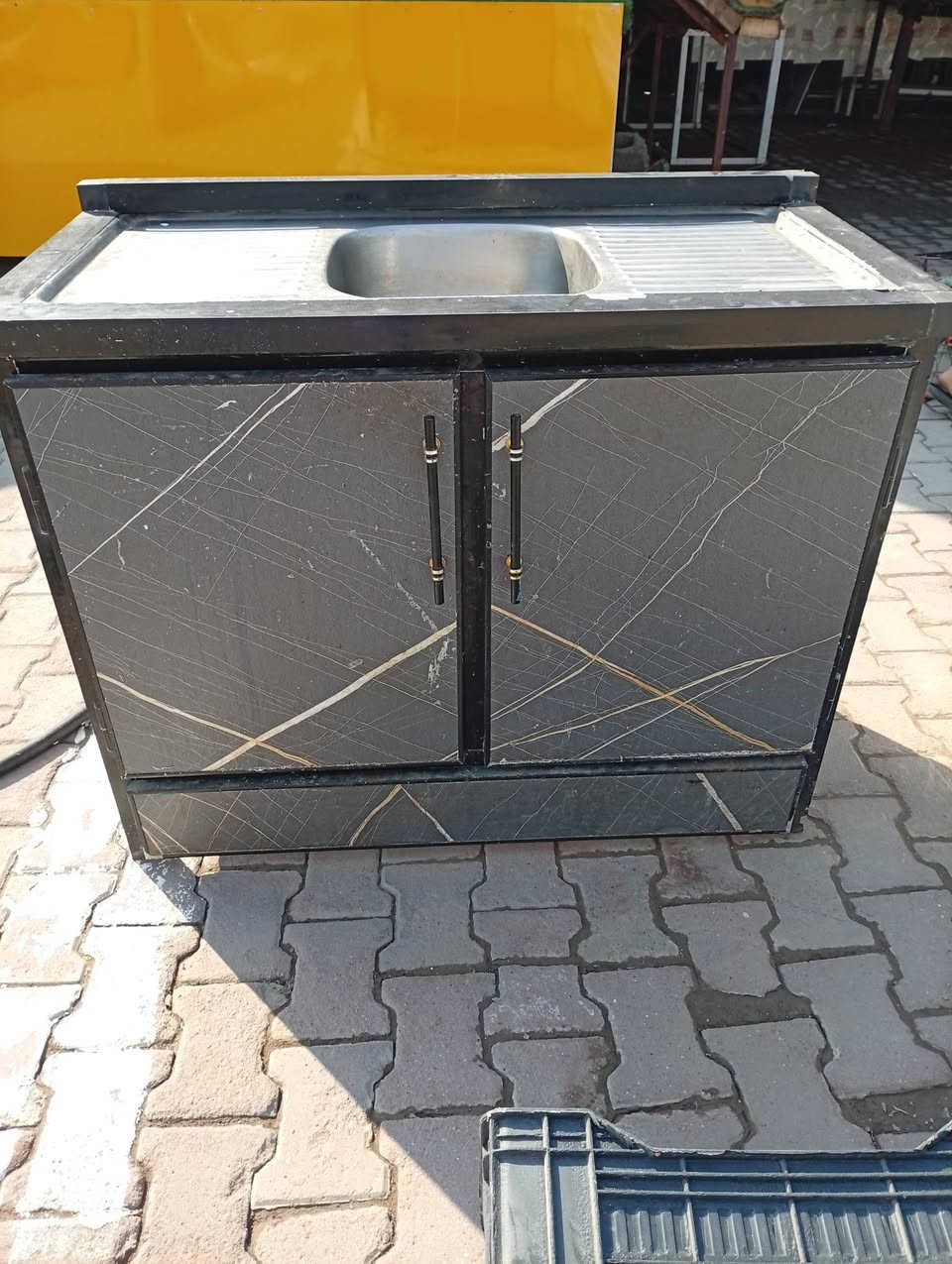 سلام عليكم غراض لبيع عنوان بانروما مقابيل جامع الفرقان ***********
