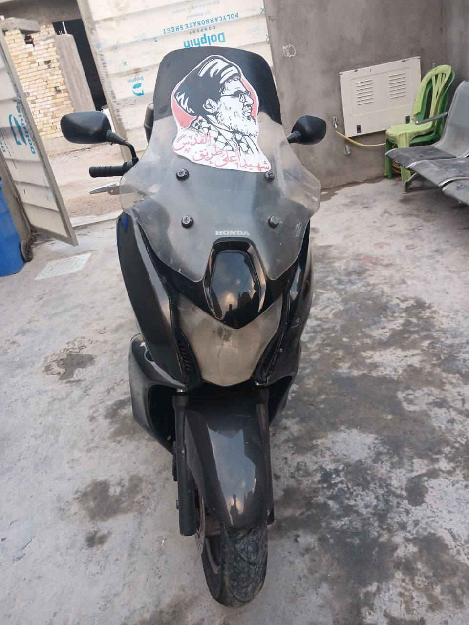 سلام عليكم 
دراجه فاز للبيع او مراوس بكير عوزه كلجات تعبانه وترتيبات قليله بغداد *********** ب800
