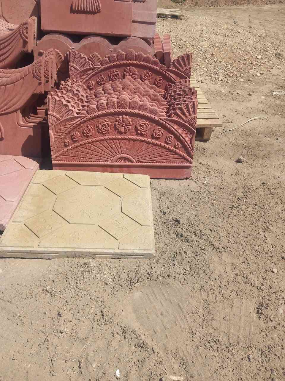 يوجد لاين حدايق وزميج حدايق وتراب حدايق درجه وله 
مكان الصويره شارع كصيبه قرب ملعب الباشه 
***********
