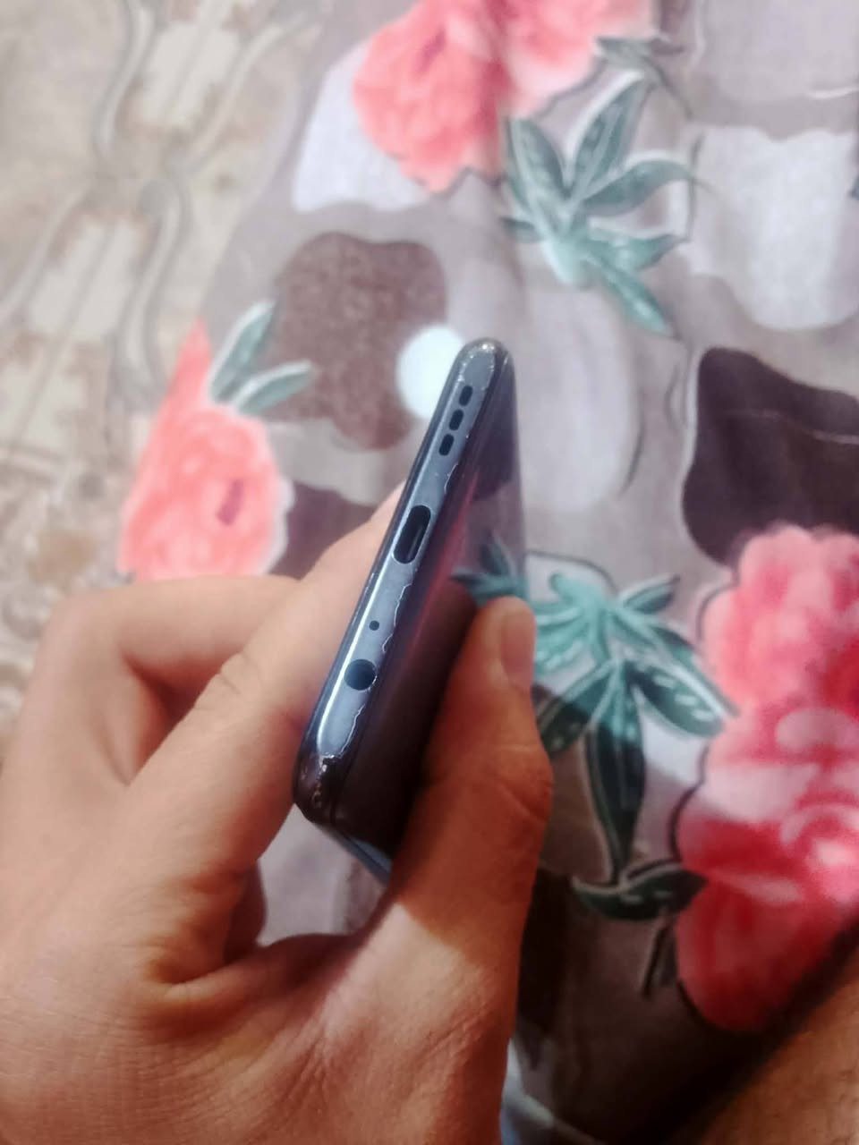 سلام عليكم:جهاز البيع ريدمي نوت 10 جهاز شاشه مفطره بس من فوك بس مماثر على ابد جهاز مثل ماموضح بل صوره. ب 100وبي مجال  ***********
