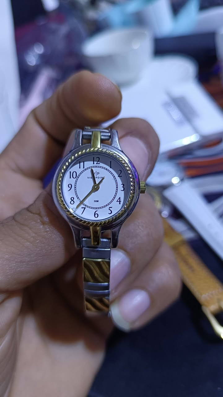 متوفر ساعات نسائيه ماركة
4 قطع ثنين منهن ياباني
قيمهن وبالعافيه
***********
