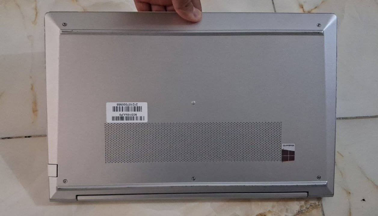 بِسْمِ اللهِ الرَّحْمٰنِ الرَّحِيمِ
🔹 الموديل: HP 450 G8

🔹 المعالج: Intel Core i3-1115G4 الجيل الحادي عشر بسرعة 3.00GHz

🔹 الرام: 8GB

🔹 التخزين: SSD سامسونج 256GB 

🔹 كرت الشاشة: Intel UHD Graphics

🔹 النظام: 64-bit، x64-based Processor

🔹 الشاشة: لا تدعم اللمس أو القلم.
🔹 الملحقات : كيبل شاحنه 
الجهاز بحالة ممتازه وجاهز للاستخدام، مناسب للدراسة والعمل والبرامج المكتبية والتصفح.

📍 السعر: 300 الف دينار عراقي (قابل للتفاوض).

📞 للاستفسار والتواصل: ***********
