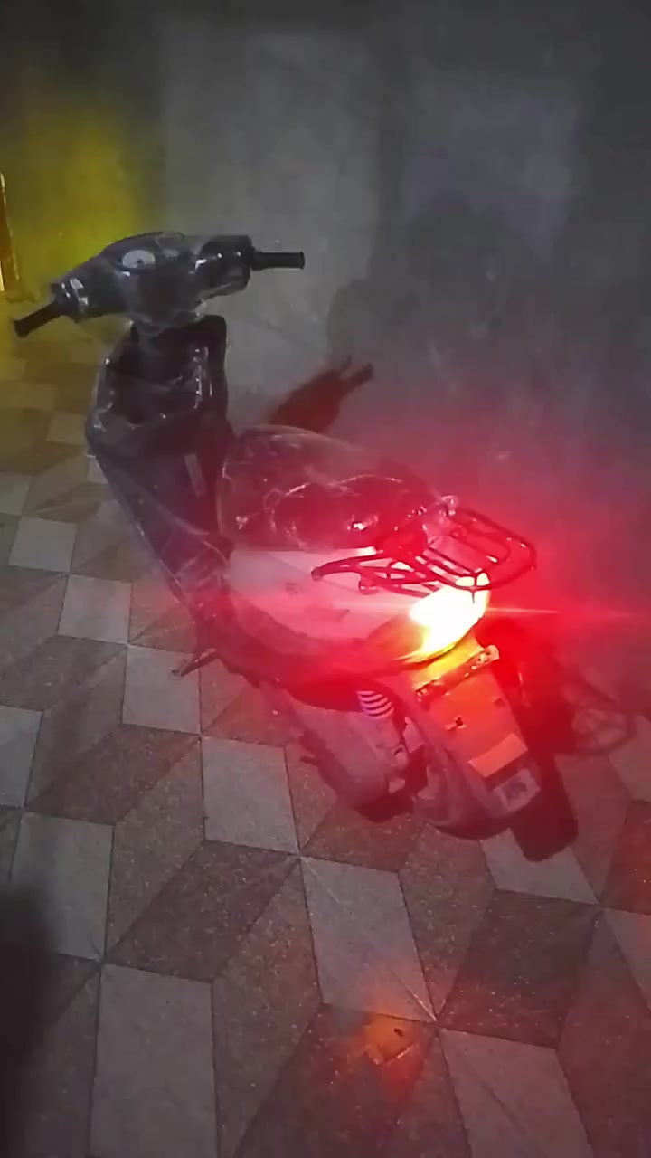 السلام عليكم
دراجة بيجي فحل مكينة مامفتوحة 
الجربوعية الثانية يم الصيطرة
كلشي بيه شغال نكرة سلف وهندر
***********
سعرهة 450
