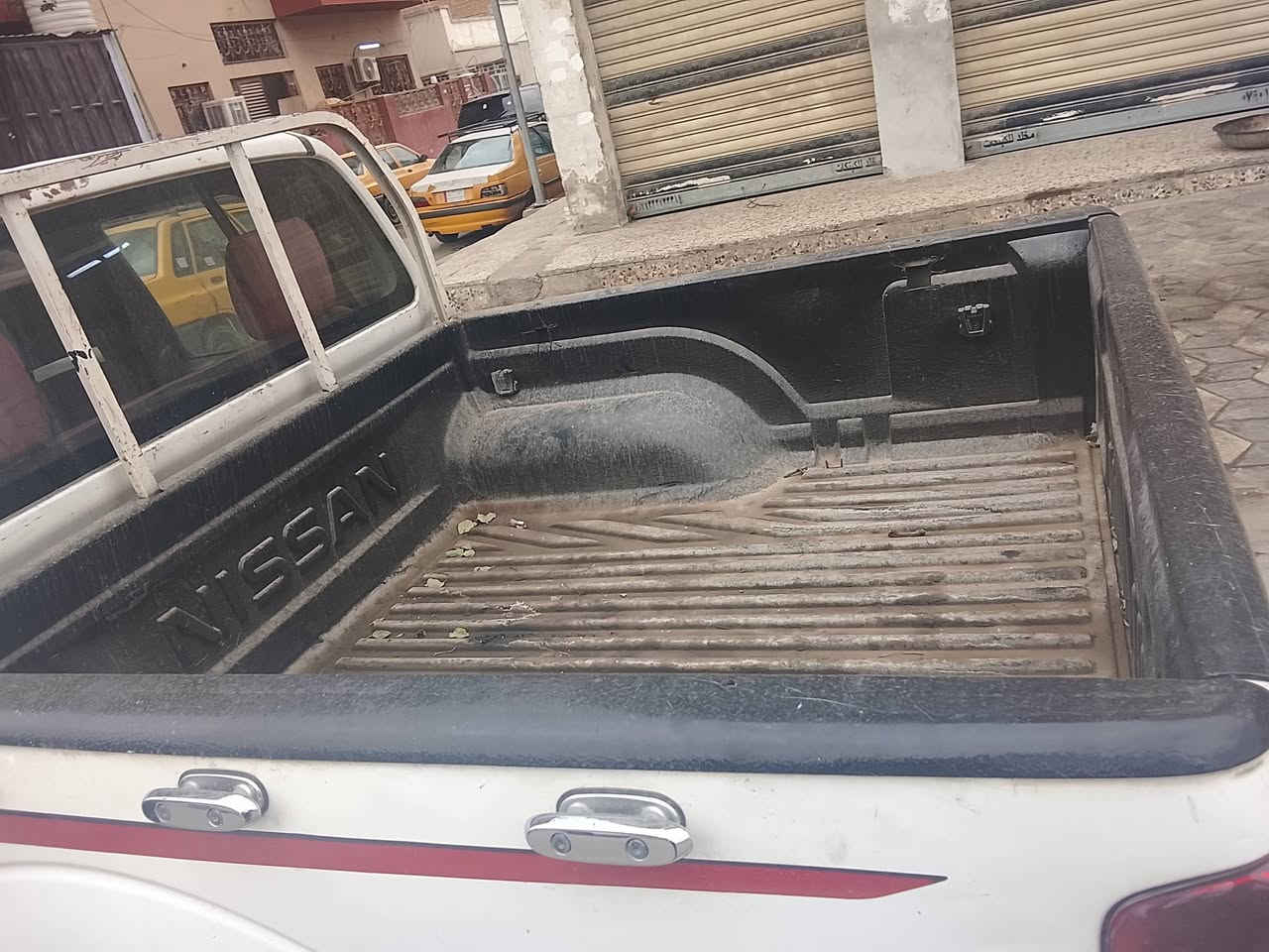 نيفاره ٢٠١٠..رقم دهوك الجديد .سنويه جديده صاحبها الشرعي بغداد ومكان السياره بغداد .مكينه كير جدد وكسل جديد سعر ٩٠.. ***********...مكلف بل نشر
