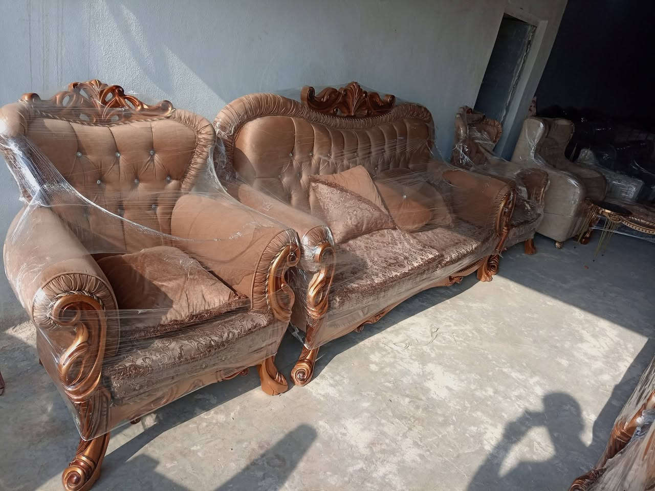 تم وصول حاوية قنفات ملكي باله تركي
وايضا ديوان للبيع بأسعار مناسبة
مكانهن مفرگ العطيش قريب محطه الاكارم
***********
