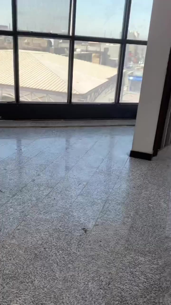 شقه بناء حديث غرفتين ومطبخ وهول مرمر سيراميك غير موثثه بغداد الدوره قرب سوق الاثوريين  شارع  المعلمين بنايه طارق فون  
للايجار.    
طلاب او موضفين فقط 

طلاب او موضفين

*********** 
 وات ساب.     
***********

