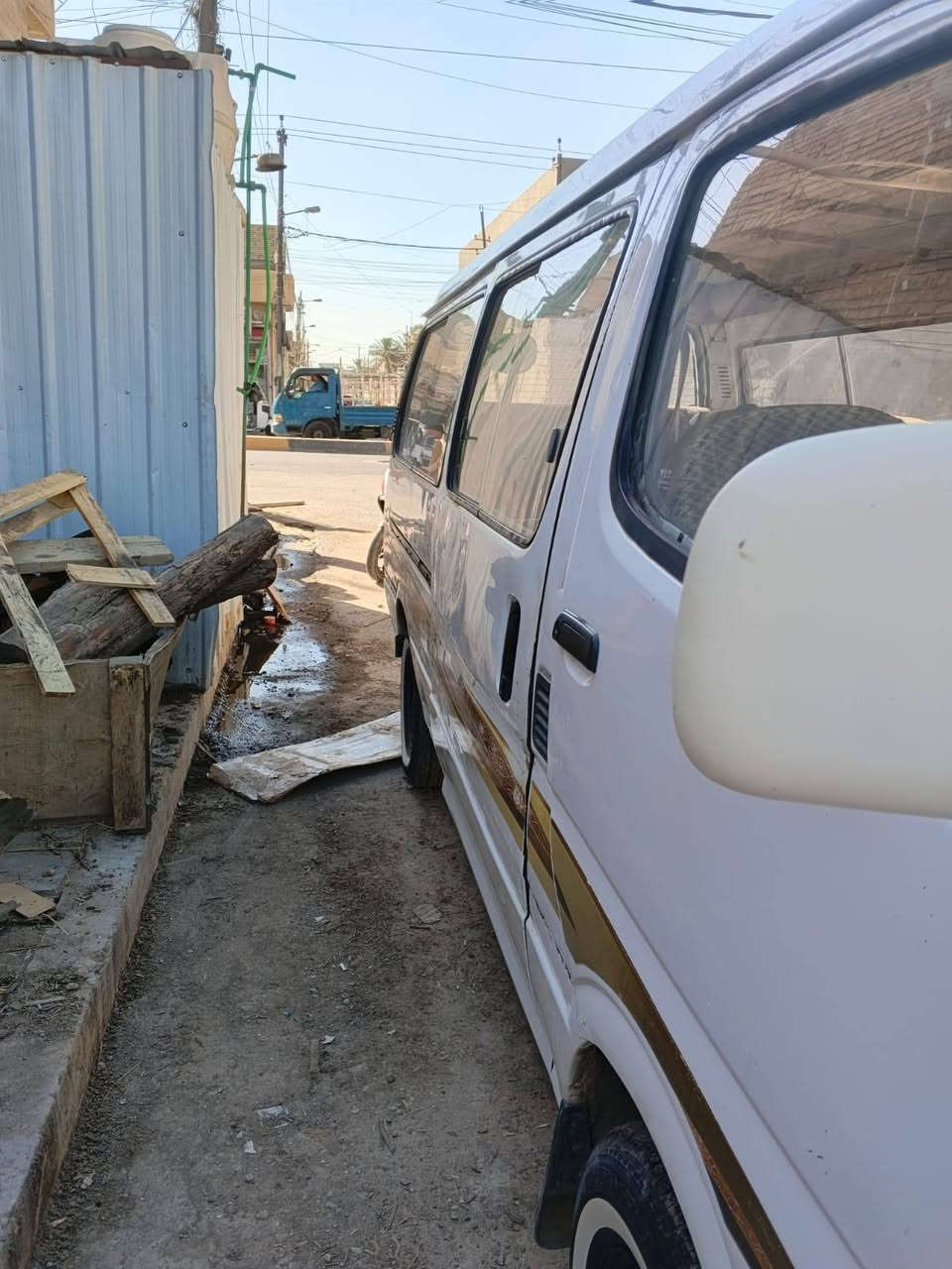 السلام عليكم كيا فتون موديل 9 سياره نظيفه جير جديد اكسنت جديد ماكينه جفته جديد سياره خير ما بيها اي نقص قبل الشارع كهربائيات كلها شغاله مو رقم بغداد الجديد غرامات ما عليها سياره من تجي تشوفها احلى من الصور كان السياره بغداد المدينه سعر اتصل***********
