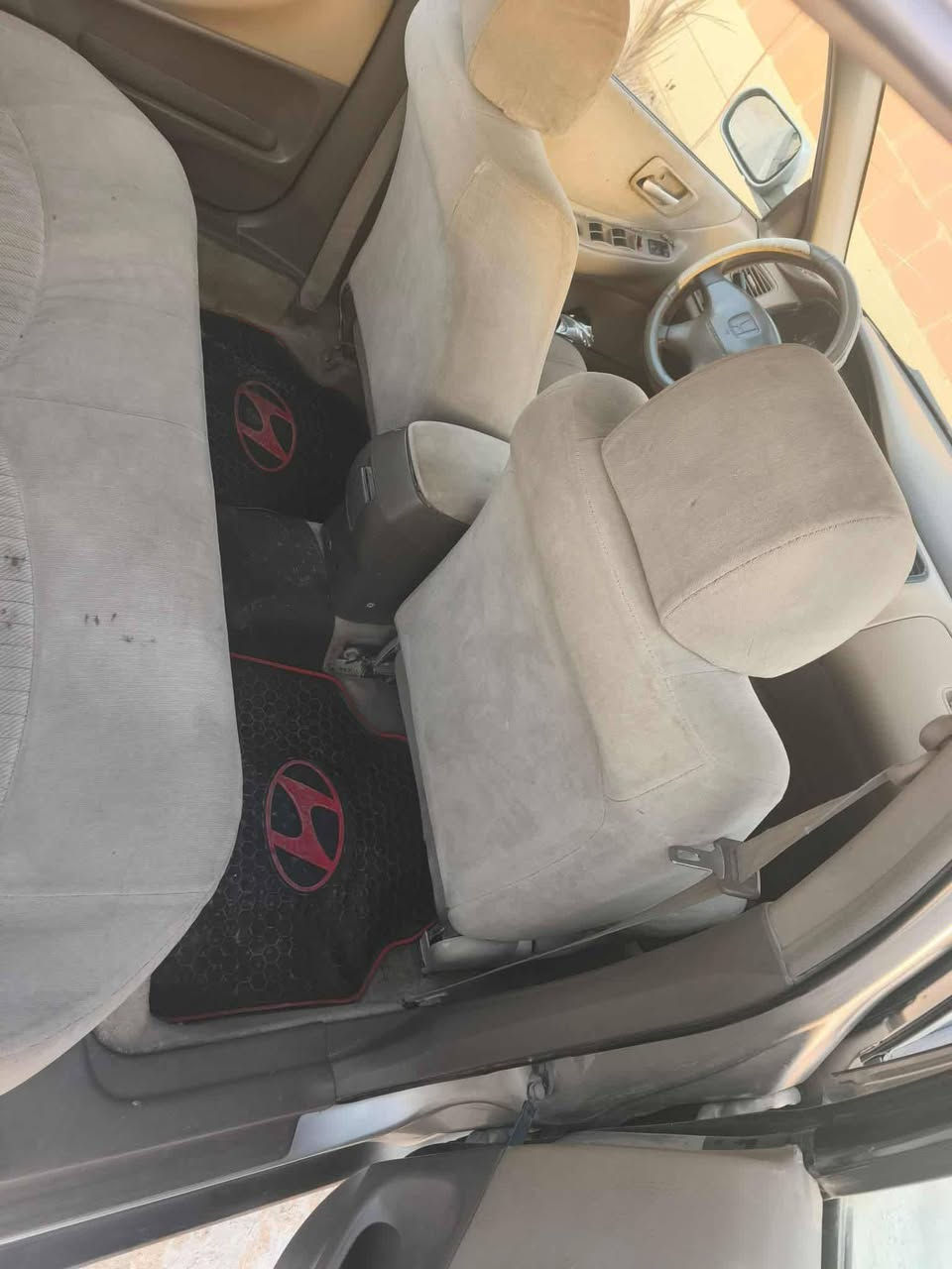 السلام عليكم هوندا موديل 99 ياباني اصل مو تحوير السيارة خير من الله مكينة كير فول الفول اروح بيه لبغداد وارجع كل أسبوع كلشي بيه شغال ع ايدي رقم الجديد بغداد مكان السيارة بالديوانية للبيع السعر 50 وبيه مجال حق الجيه ***********
