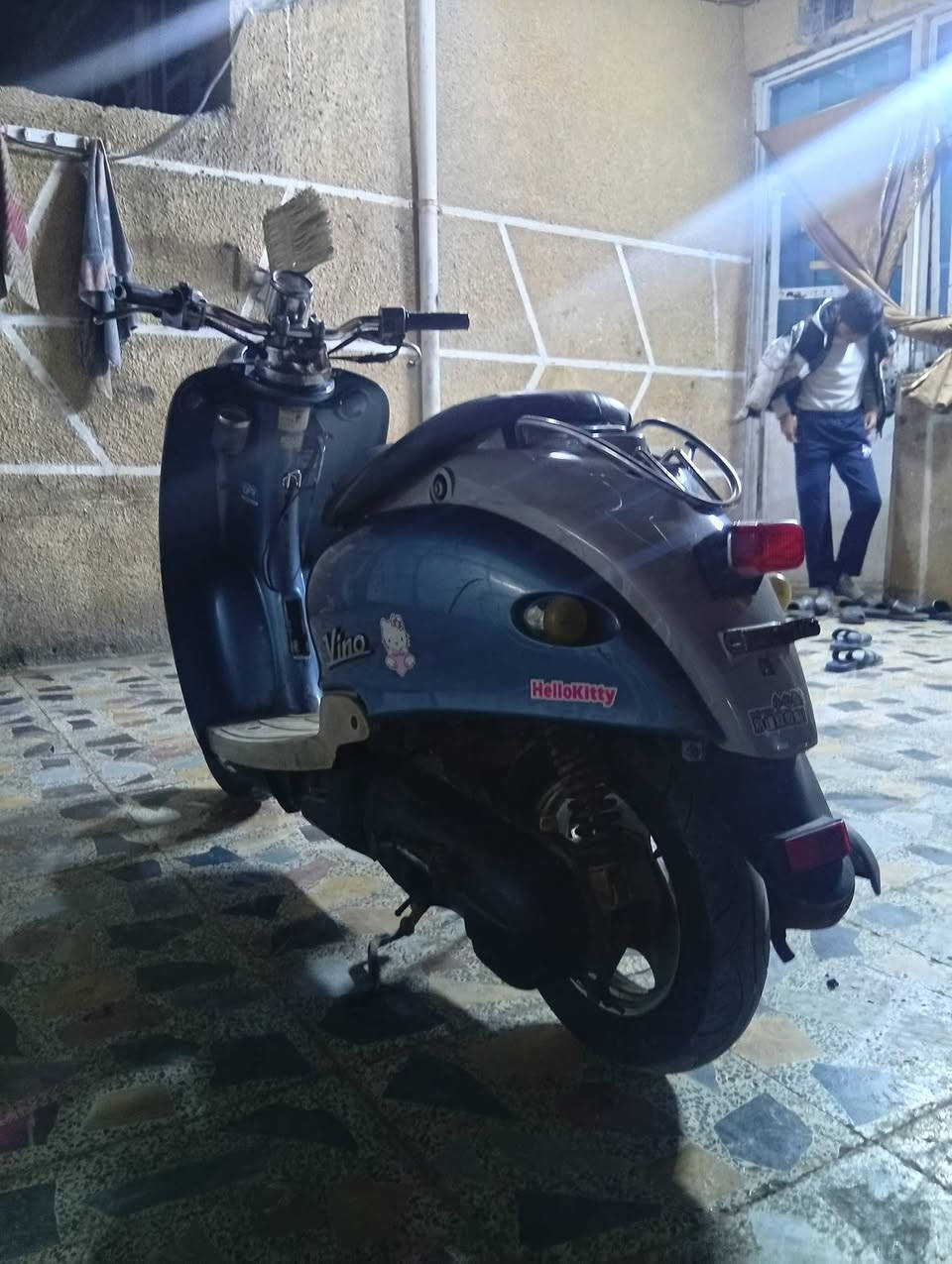 سلام عليكم شباب دراجه كلاسك نثيه للبيع 
دراجه خير من الله كهربائيات كلها شغاله لأيت بك لايت اشاير دراجه ما ملعوب مكاني بغداد وره سيطرة الشعب سعر325وبيها مجال حك الجيه رقمي ***********
