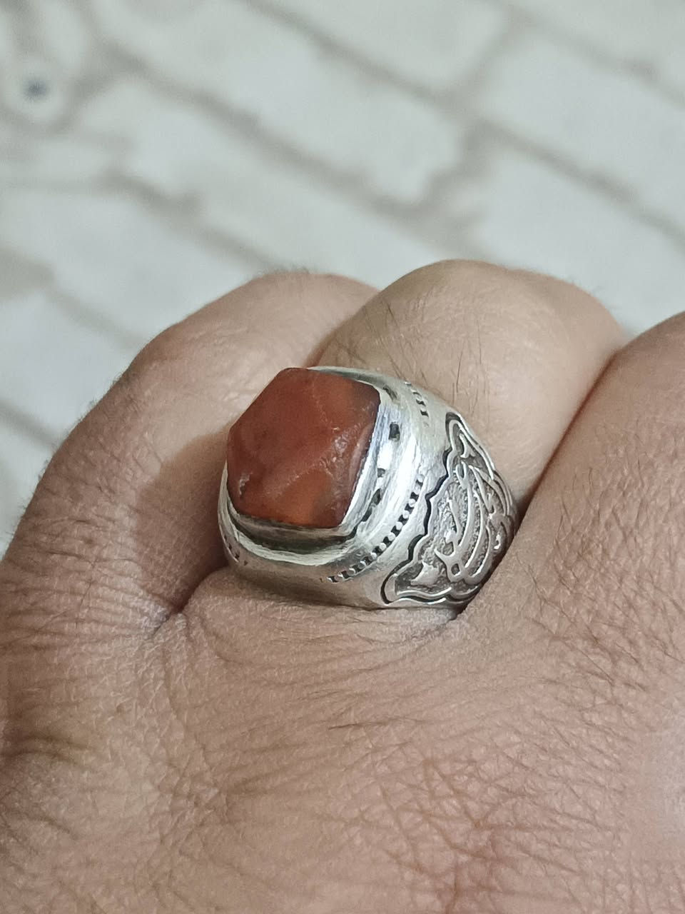 اصيله..عباسية مشگول يماني شرط القدم ..مخطوط علئ جوانب الصياغه (علي مع الحق والحق مع علي ) مكان السماوه توصيل موجود ***********
