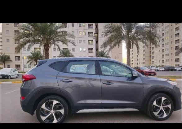 توسان ٢٠١٨فول عده الفتحه رقم بغداد حادثه جاملغ الايمن وشويه من البنيد بدون دواخل السياره نضيفه ماشيه ٧١الف السياره ماماشيه بلنسبه الخواته مكاني بغداد الجديده سعره ب١٦٥وبيه مجال بسيط 
***********
