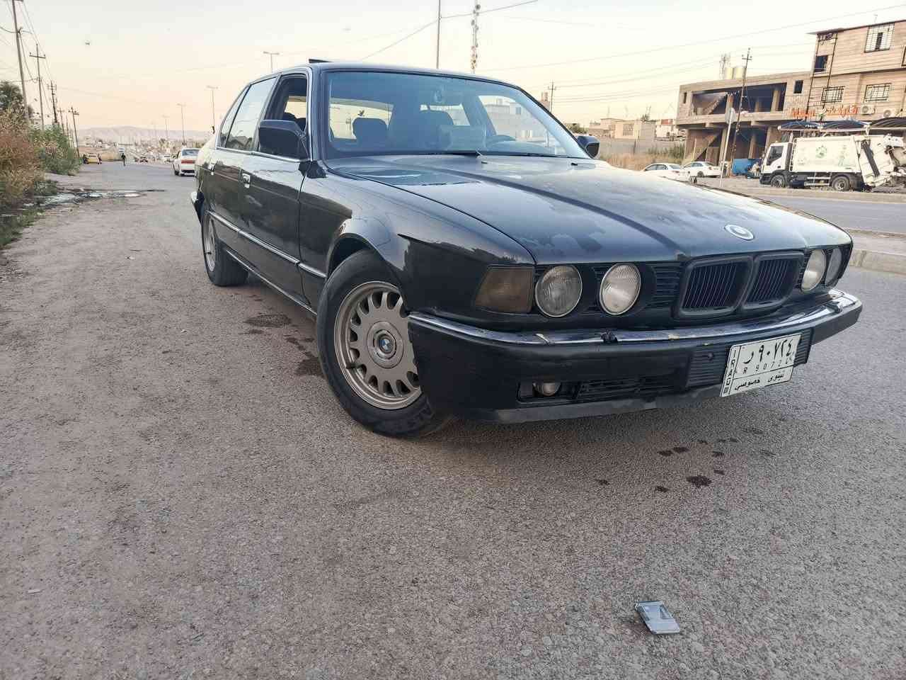 للبيع BMW حجم 700 كير محرك شرط
مصبوغه عام موديل 91 كير توماتيك 
رقم نينوى ألماني شرط التحويل كابون بانزين بيها 
السعر 45 وبيها مجال للاتصال ***********
