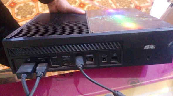 اكس بوكس ون 
نظافه فوول استخدام قليل 
بيه حساب لعبة فيفا ٢٤ مملوكه 
السعر 170 الف وبيه مجال بسيط 
مكاني بابل توصيل ماعندي 
***********
