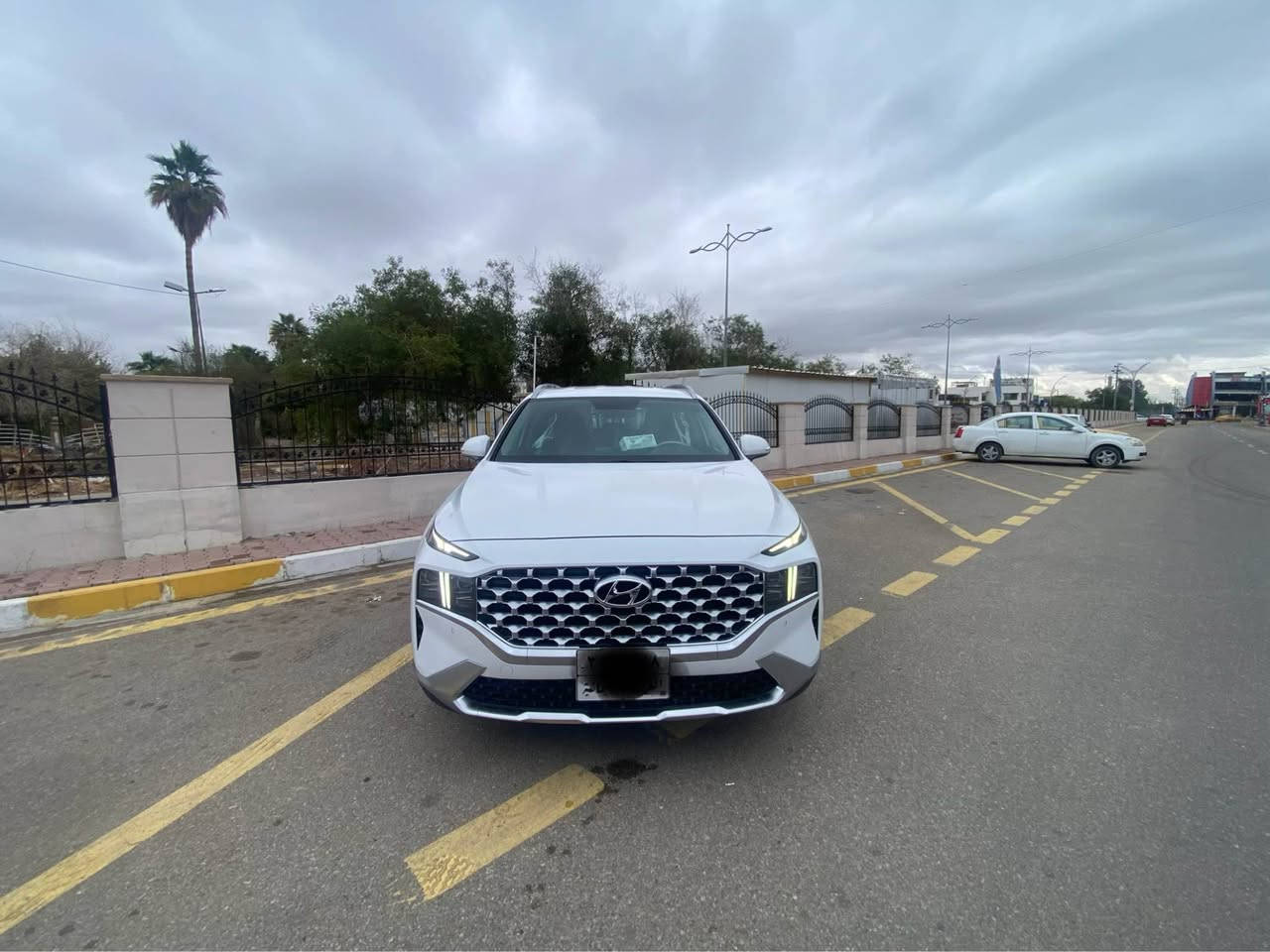 سلام عليكم 
سنتافي 2021 
كلين استلام شركه 
وارد كوري 
اربعه سلندر 
كير +مكينه + كهربايئات + تبريد كلها شرط 
ماشيه 100 
تبريد (3) قطع
كير لمس 
فقط بدون بانوراما 
الباقي فول 
ثلاث مقاعد  
السعر 250$
للاستفسار 
*********** كركوك, العراق
