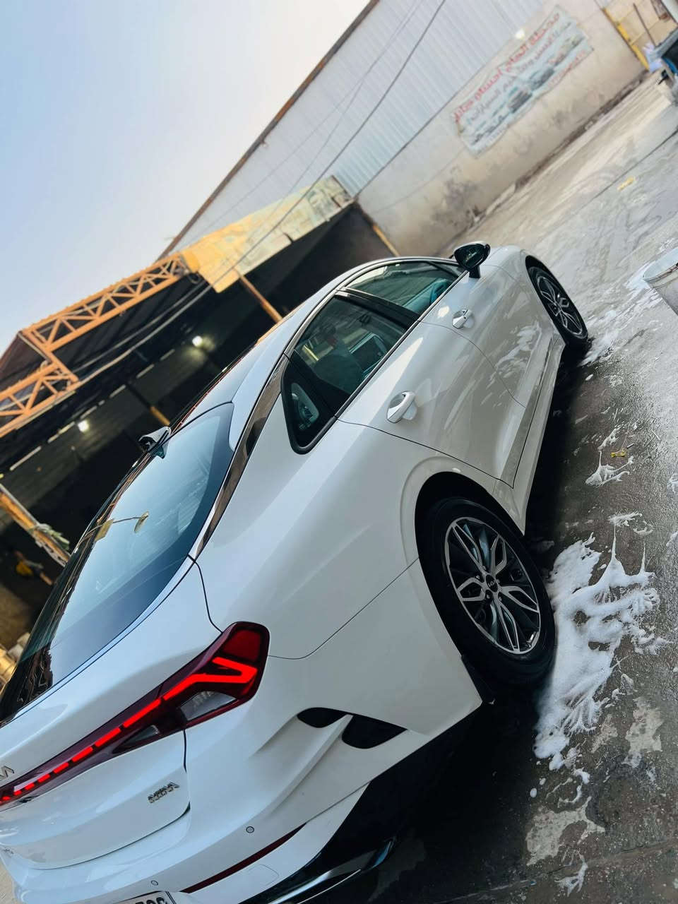 السلام عليكم
كي فايف خليجي 2023
ماشيه 75 الف
كفاله من كلشي بيه بس ضربه بجهة الباب بسيطه مامسويه 
فول موصفات NM
كشنات تدفئه 
بصمه 
بنوراما 
كشن كهرباء 
حساس امامي خلفي 
كامره رقم اربيل باسمي
السعر  وبي مجال بسيط 205

***********

