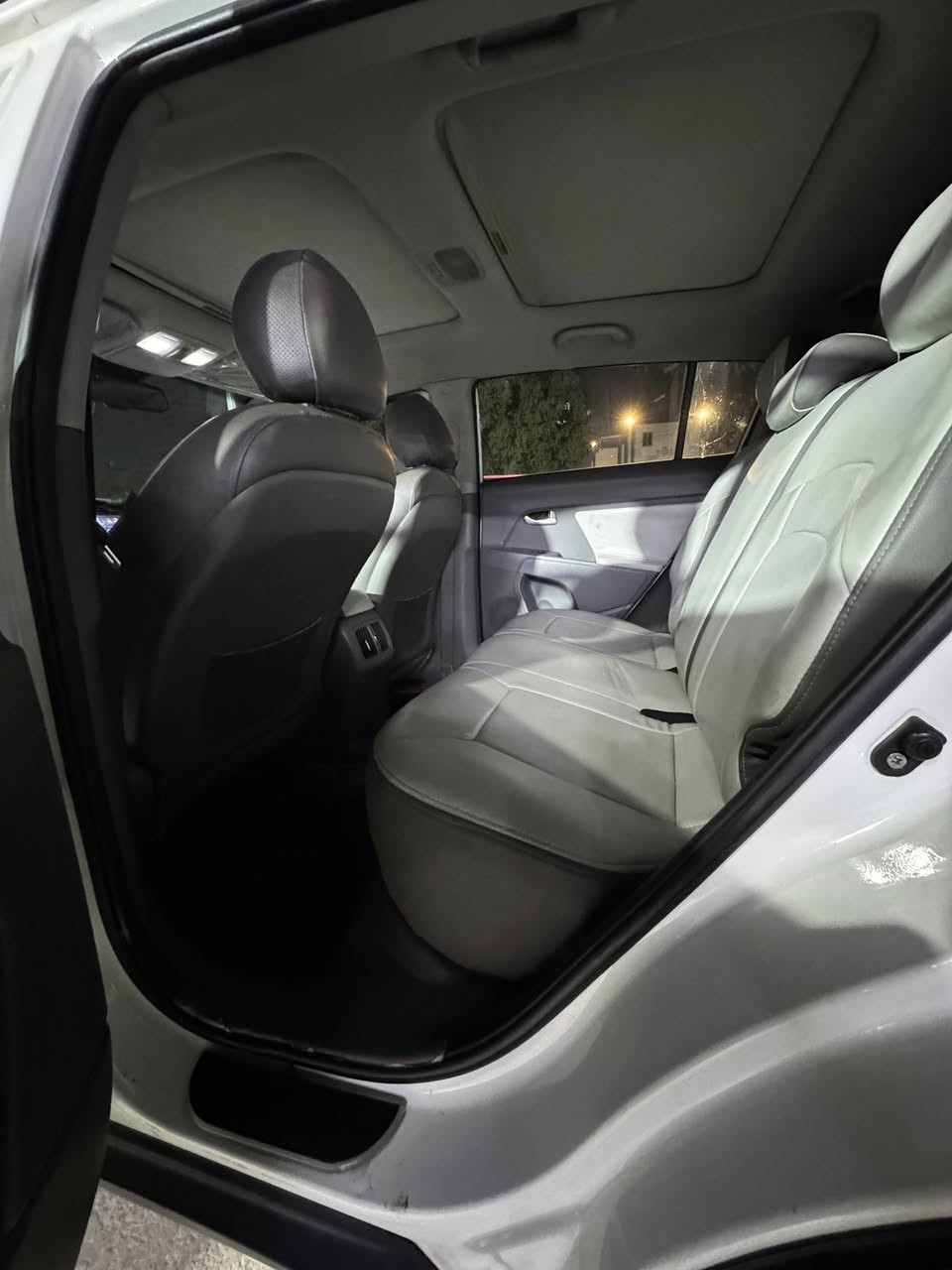 السلام عليكم 
اسبورتج خليجي ٢٠١٧ محرك ٢٤٠٠ دوش 
سياره مكفوله كفاله عامه محرك وكلشي صدر جديد سياره فول فتحه تحكم استيرن 
سياره بيه بارد بجاملغ الخلفي وراجع بارد 
مكان سياره حي اور 
سعر ١٧٠ وبيه مجال حك جيه 
***********
