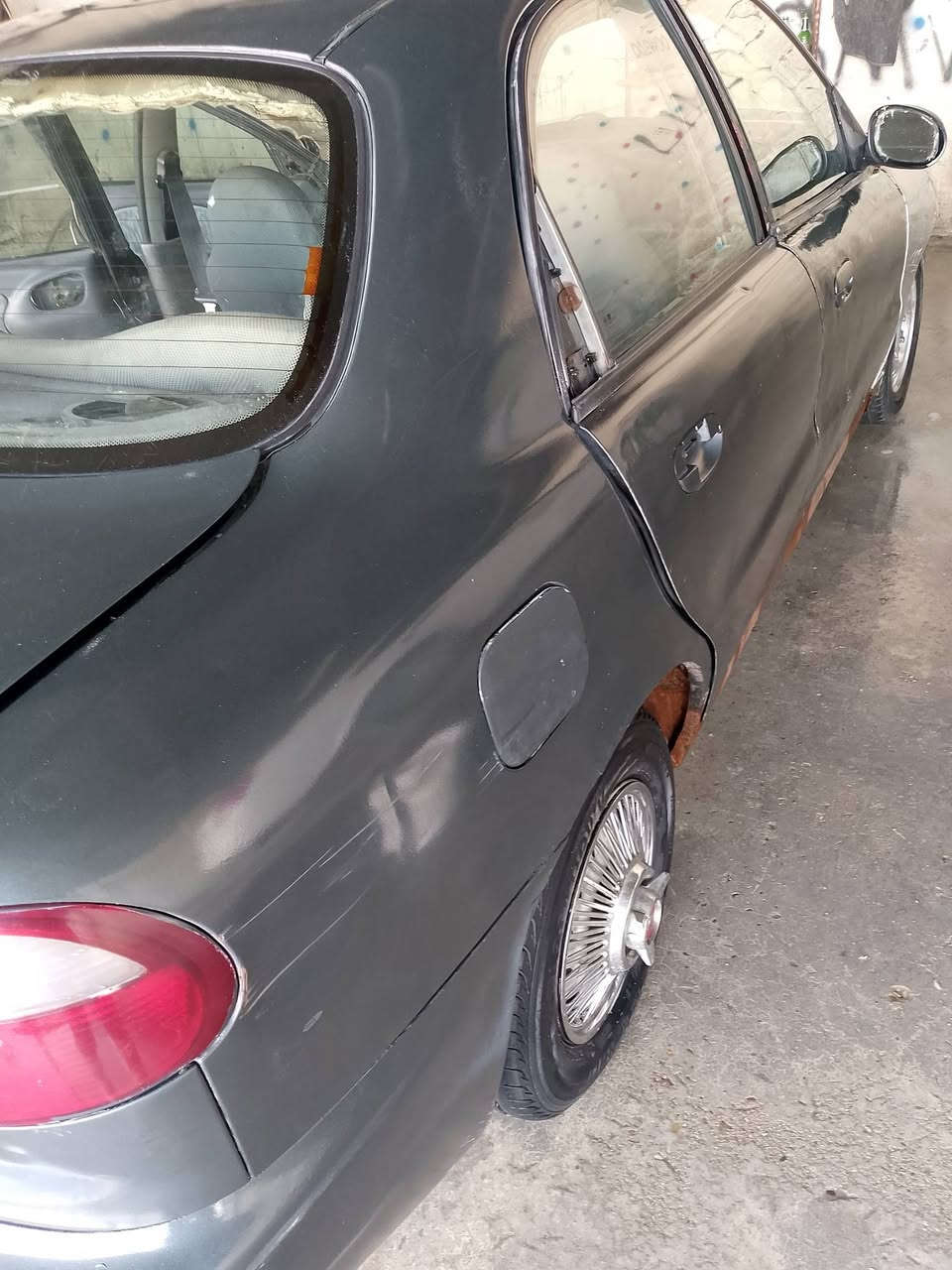 السلام وعليكم 
دايو لانوس للبيع موديل 1996 رقم ديالى سنويه صاقطه محرك وكير زينات تحويل ثاني يوم السعر 19وبيه مجال 
المكان عامرية الفلوجه رقم تلفون 
***********
