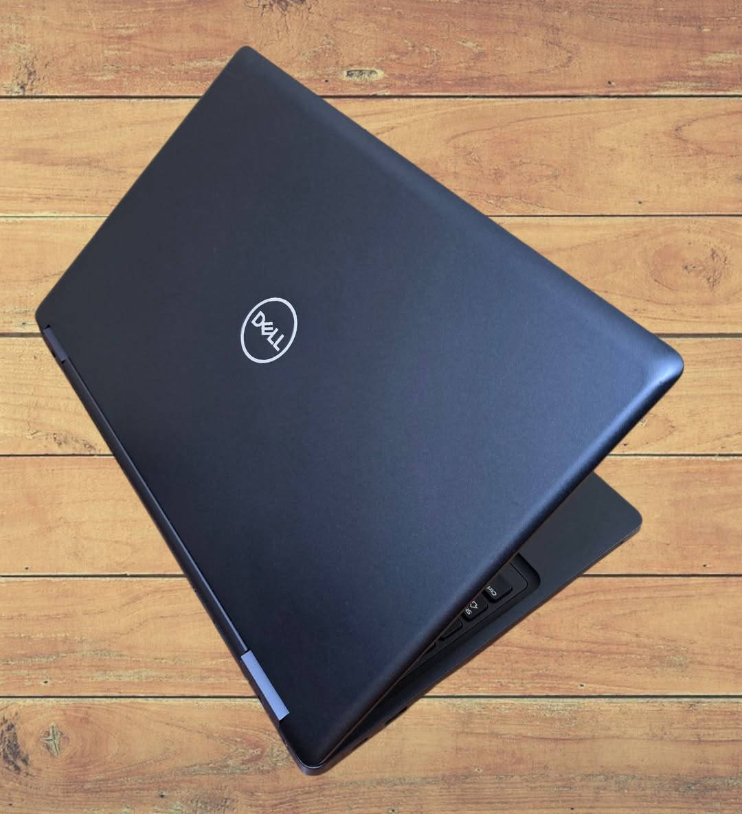 ✔️وحش الألعاب و البرامج الهندسية القوية
💻لابتوب DELL PRECISOIN 
بمعالج COR i7 (فئة H أقوى فئة بالمعالجات) من الجيل الثامن8️⃣ و كارت شاشة خارجي 4GB NVIDIA 
📢للألعاب والبرامج الهندسية القوية وجميع الاستخدامات 
🔥بسعرر 465,000 دينار فقط (تحطيم الأسعار )🔥
⚡️أقوى سعر في العراق 💁
📢ضمان لمدة شهر كامل 

DELL precisoin 3530
💻لابتوب يجمع بين الأداء والجودة بسعر ولا أروع!

✅المواصفات الكاملة:
🟩 المعالج.  Cor i7
🟩 الجيل الثامن 8️⃣   8850H
    (فئة H أقوى فئة بالمعالجات)
🟩 الرام 8 گيگا  DDR4 
🟩 الهارد 256 GB نوع SSD السريع جداً 
🟩حجم الشاشة 15.6 انج  FHD 
🟩 يحتوي على كارتين شاشة 
✔️كارت الشاشه الخارجي 4GB NVIDIA
✔️كارت شاشة الداخلي 4GB intel 
🟩بطارية ليثيوم ممتازة جدا تدوم ساعات طويله 🔋

💥ملحقات الجهاز
🔌شاحنة الاصلية ➕ حقيبة هدية 🎁

 •يتوفر توصيل لجميع محافظات العراق 🚗
 • فحص شامل قبل الاستلام
 • ضمان شهر كامل 

📞للطلب والاستفسار راسلنا الآن :
على الخاص او على الواتساب
الرقم ⬅️ ***********
و يتوفر توصيل لجميع محافظات العراق

تحب تجينا أهلا وسهلا 
او تحب ندزلك توصيل تدلل 
 شرط الفحص امام المندوب قبل الاستلام مع ضمان شهر كامل
