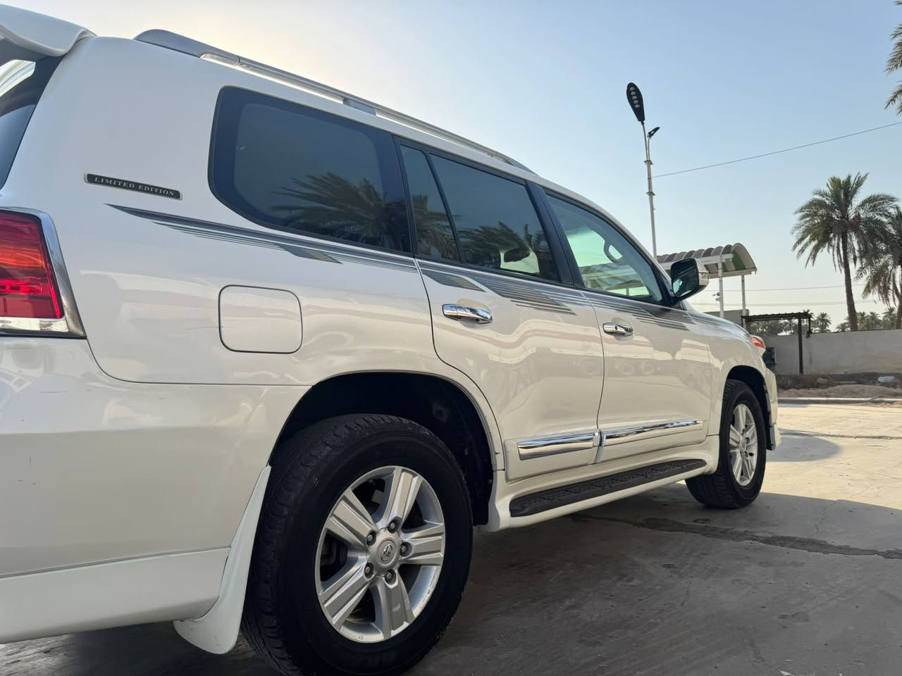 تفاصيل 
الاندكروز 14 افطيم السياره كفاله عد الدعاميه لاماميه 
عدد المسافه 94 كيلوا متر ***********
