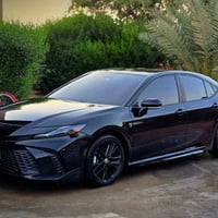 كامري هايبرد 2025 SE وارد امريكي السيارة داخله قبل القرار يعني رقمها ب...