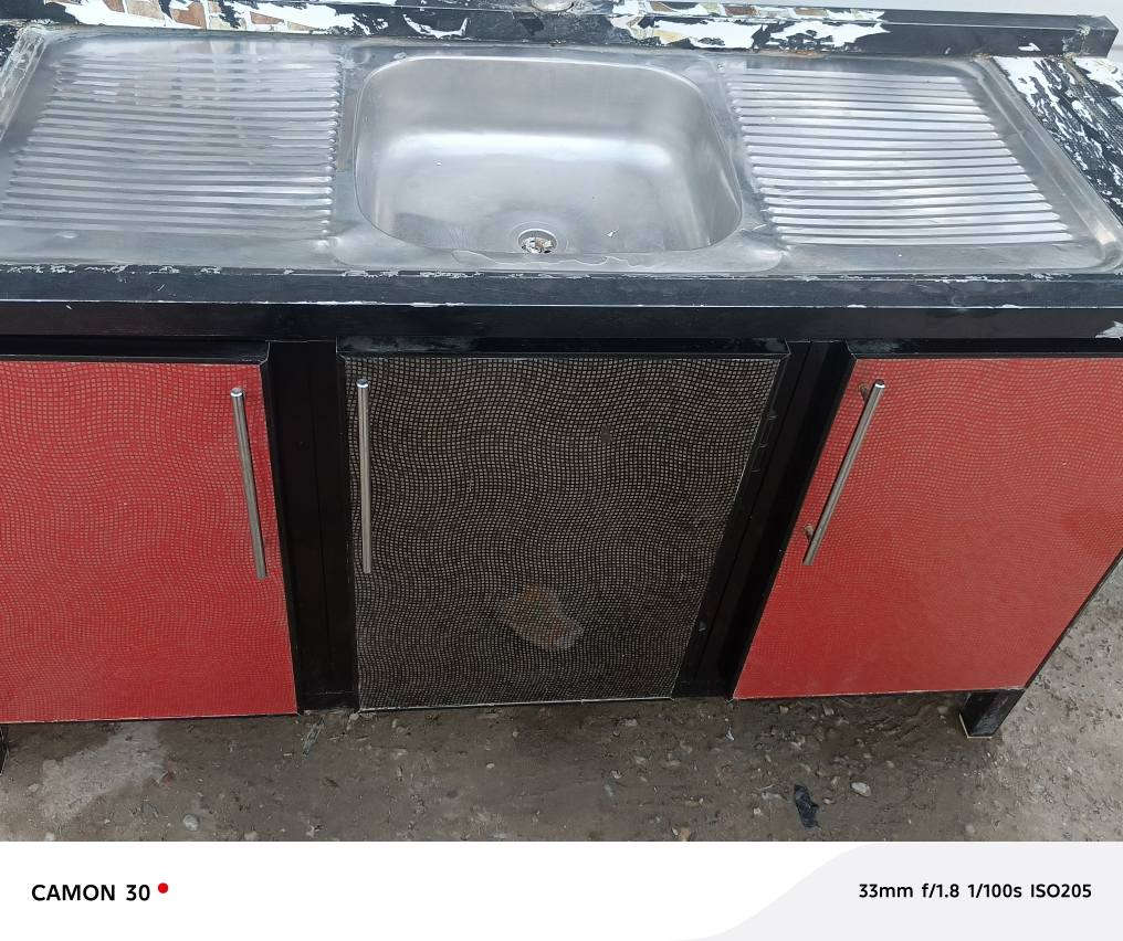 كاونتر ابو سنكي متر ونص 
سعر 130 وبي مجال 
للاستفتار *********** النجف, العراق
