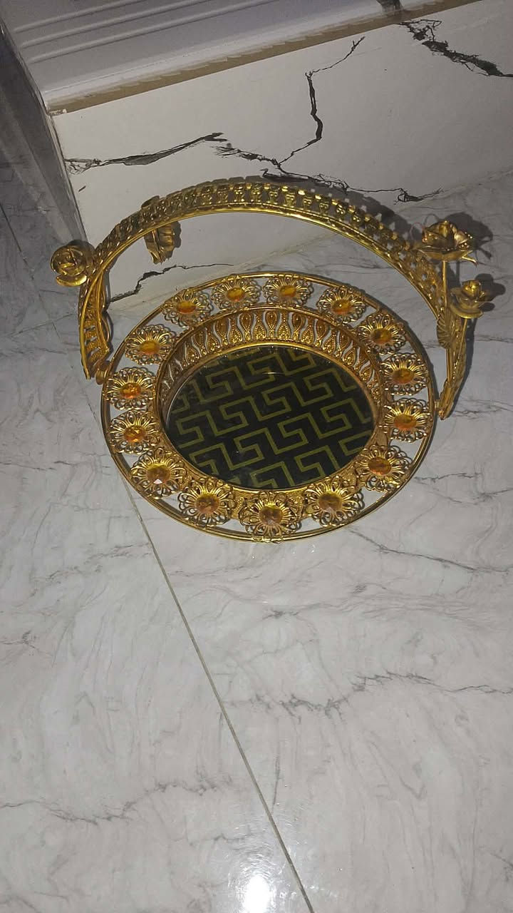 البيع الاغراض السعر عل رقم التفاصيل عل رقم *********** العنوان موصل حي الاركان مقبيل مول القمه

