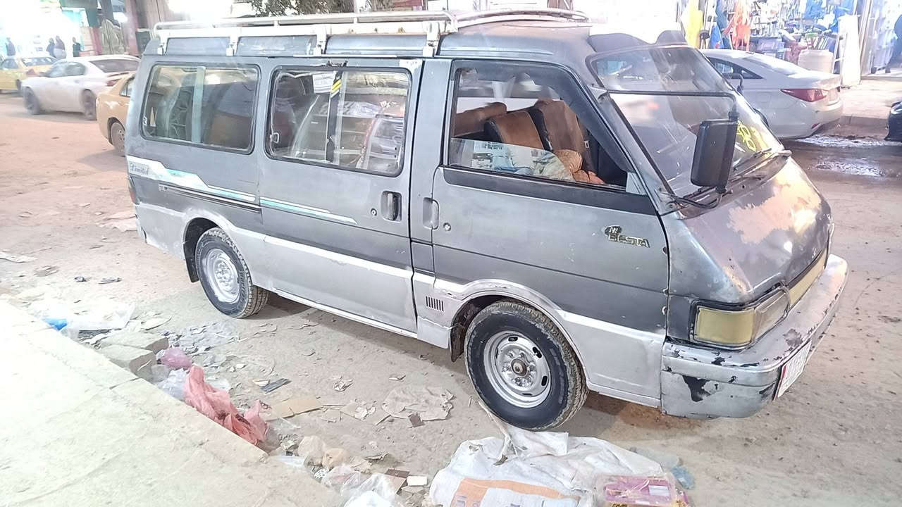 رخصد الدمن بسته للبيع مديل 94 بيها وكاله وراعيها موجود تريد مداور تريد وكاله السياره نضيفه لا خياس ولا ضربه مكينه وكير واكسن جداد حداديه نضيفه شواصي نضاف مكان حله السعر 33 وبيها مجال حك لجيه ***********
